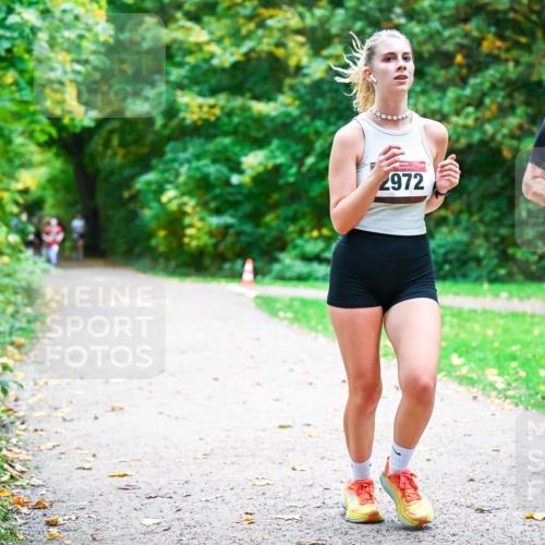 12.10.2025 - Bramfelder Halbmarathon 2025 Dr. Thomas Lammeyer http://msf.ph/oto/9354635 12.10.2025 10:50:55 Laufen 2972 meine-sportfotos.de