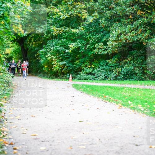 12.10.2025 - Bramfelder Halbmarathon 2025 Dr. Thomas Lammeyer http://msf.ph/oto/9354645 12.10.2025 10:50:57 Laufen  meine-sportfotos.de