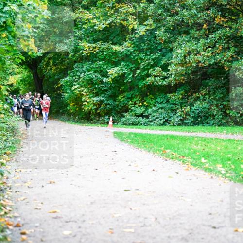 12.10.2025 - Bramfelder Halbmarathon 2025 Dr. Thomas Lammeyer http://msf.ph/oto/9354655 12.10.2025 10:50:59 Laufen 2243 meine-sportfotos.de