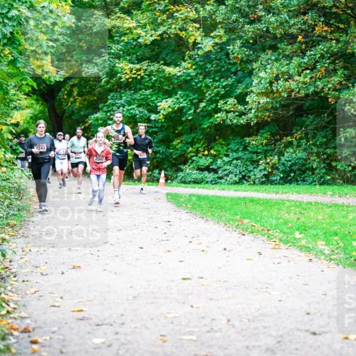 12.10.2025 - Bramfelder Halbmarathon 2025 Dr. Thomas Lammeyer http://msf.ph/oto/9354668 12.10.2025 10:51:04 Laufen 2243, 2042, 296, 2519 meine-sportfotos.de