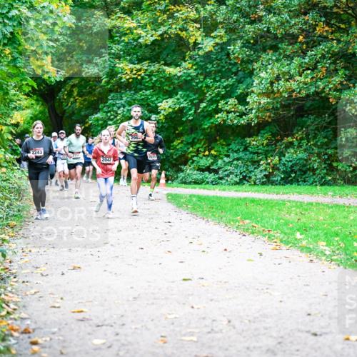 12.10.2025 - Bramfelder Halbmarathon 2025 Dr. Thomas Lammeyer http://msf.ph/oto/9354670 12.10.2025 10:51:05 Laufen 2243, 2042, 296, 2549 meine-sportfotos.de