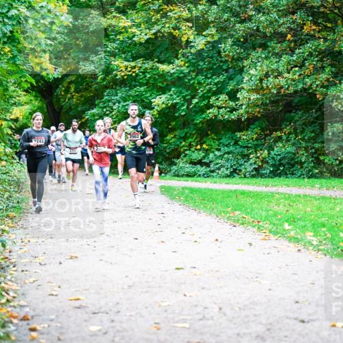 12.10.2025 - Bramfelder Halbmarathon 2025 Dr. Thomas Lammeyer http://msf.ph/oto/9354671 12.10.2025 10:51:05 Laufen 2243, 2751, 2962, 2549 meine-sportfotos.de