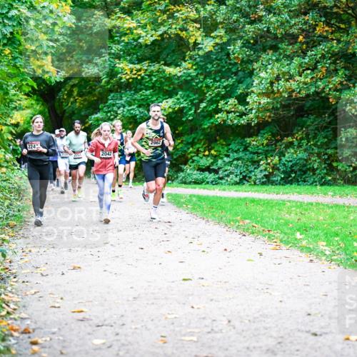 12.10.2025 - Bramfelder Halbmarathon 2025 Dr. Thomas Lammeyer http://msf.ph/oto/9354674 12.10.2025 10:51:06 Laufen 2242, 25262751, 2042, 2962 meine-sportfotos.de