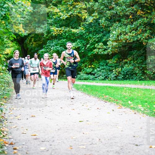 12.10.2025 - Bramfelder Halbmarathon 2025 Dr. Thomas Lammeyer http://msf.ph/oto/9354676 12.10.2025 10:51:06 Laufen 2243, 2751, 2042, 2175, 2962 meine-sportfotos.de