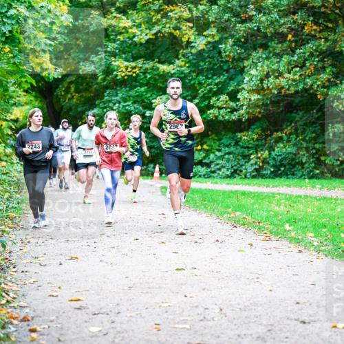 12.10.2025 - Bramfelder Halbmarathon 2025 Dr. Thomas Lammeyer http://msf.ph/oto/9354680 12.10.2025 10:51:07 Laufen 2243, 2751, 20, 4, 2962 meine-sportfotos.de