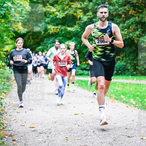 12.10.2025 - Bramfelder Halbmarathon 2025 Dr. Thomas Lammeyer http://msf.ph/oto/9354690 12.10.2025 10:51:08 Laufen 2243, 2042, 2962 meine-sportfotos.de