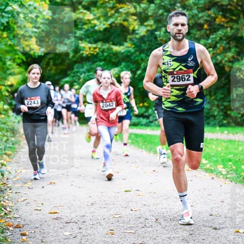 12.10.2025 - Bramfelder Halbmarathon 2025 Dr. Thomas Lammeyer http://msf.ph/oto/9354691 12.10.2025 10:51:08 Laufen 2243, 2042, 2962 meine-sportfotos.de