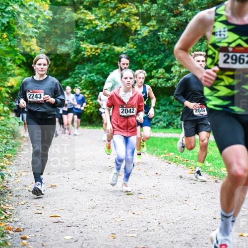 12.10.2025 - Bramfelder Halbmarathon 2025 Dr. Thomas Lammeyer http://msf.ph/oto/9354694 12.10.2025 10:51:09 Laufen 2243, 2042, 2549, 2962 meine-sportfotos.de