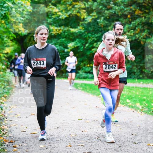 12.10.2025 - Bramfelder Halbmarathon 2025 Dr. Thomas Lammeyer http://msf.ph/oto/9354701 12.10.2025 10:51:10 Laufen 2243, 2042, 2549 meine-sportfotos.de