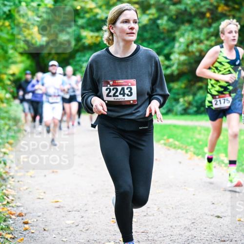 12.10.2025 - Bramfelder Halbmarathon 2025 Dr. Thomas Lammeyer http://msf.ph/oto/9354704 12.10.2025 10:51:10 Laufen 2243, 2175, 2042 meine-sportfotos.de