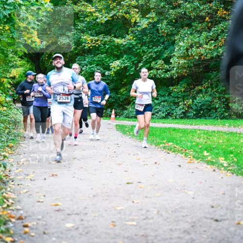 12.10.2025 - Bramfelder Halbmarathon 2025 Dr. Thomas Lammeyer http://msf.ph/oto/9354708 12.10.2025 10:51:11 Laufen 2076, 2526, 2231, 2924, 2813 meine-sportfotos.de