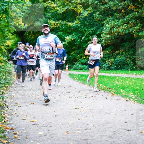 12.10.2025 - Bramfelder Halbmarathon 2025 Dr. Thomas Lammeyer http://msf.ph/oto/9354712 12.10.2025 10:51:12 Laufen 2076, 2540, 2526, 2231, 2813 meine-sportfotos.de