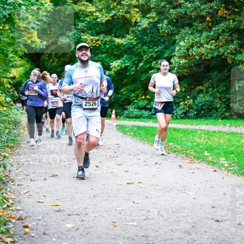 12.10.2025 - Bramfelder Halbmarathon 2025 Dr. Thomas Lammeyer http://msf.ph/oto/9354713 12.10.2025 10:51:12 Laufen 2076, 2540, 2526, 2813 meine-sportfotos.de
