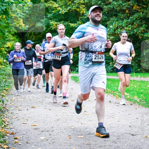 12.10.2025 - Bramfelder Halbmarathon 2025 Dr. Thomas Lammeyer http://msf.ph/oto/9354720 12.10.2025 10:51:13 Laufen 2076, 2929, 2540, 2219, 2526, 2813 meine-sportfotos.de