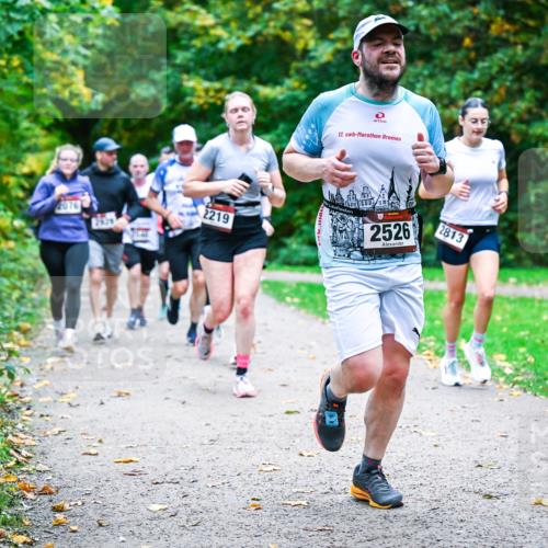 12.10.2025 - Bramfelder Halbmarathon 2025 Dr. Thomas Lammeyer http://msf.ph/oto/9354721 12.10.2025 10:51:13 Laufen 2076, 17, 2219, 2526, 2813 meine-sportfotos.de