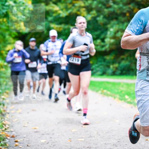 12.10.2025 - Bramfelder Halbmarathon 2025 Dr. Thomas Lammeyer http://msf.ph/oto/9354724 12.10.2025 10:51:14 Laufen 2219, 17, 34, 2526 meine-sportfotos.de