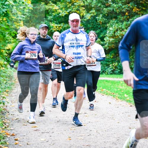 12.10.2025 - Bramfelder Halbmarathon 2025 Dr. Thomas Lammeyer http://msf.ph/oto/9354733 12.10.2025 10:51:15 Laufen 976, 2540, 11, 2023, 2231 meine-sportfotos.de