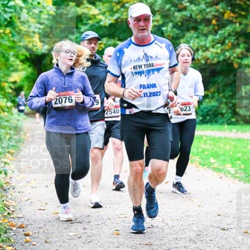 12.10.2025 - Bramfelder Halbmarathon 2025 Dr. Thomas Lammeyer http://msf.ph/oto/9354735 12.10.2025 10:51:16 Laufen 2076, 9, 2540, 11, 2023, 623 meine-sportfotos.de