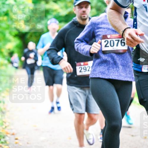 12.10.2025 - Bramfelder Halbmarathon 2025 Dr. Thomas Lammeyer http://msf.ph/oto/9354742 12.10.2025 10:51:17 Laufen 292, 2076, 05, 11, 202 meine-sportfotos.de