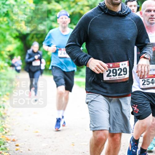 12.10.2025 - Bramfelder Halbmarathon 2025 Dr. Thomas Lammeyer http://msf.ph/oto/9354744 12.10.2025 10:51:17 Laufen 24, 34, 34, 2929, 2540 meine-sportfotos.de