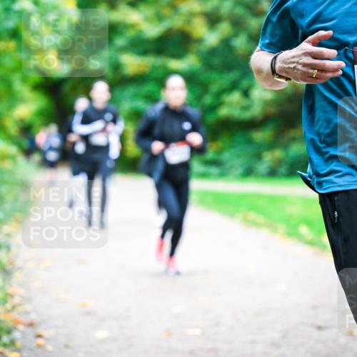 12.10.2025 - Bramfelder Halbmarathon 2025 Dr. Thomas Lammeyer http://msf.ph/oto/9354754 12.10.2025 10:51:19 Laufen 34, 2463, 49 meine-sportfotos.de