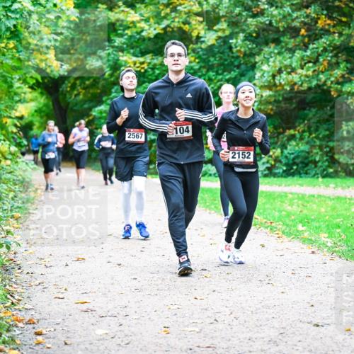 12.10.2025 - Bramfelder Halbmarathon 2025 Dr. Thomas Lammeyer http://msf.ph/oto/9354766 12.10.2025 10:51:21 Laufen 104, 2567, 2152 meine-sportfotos.de