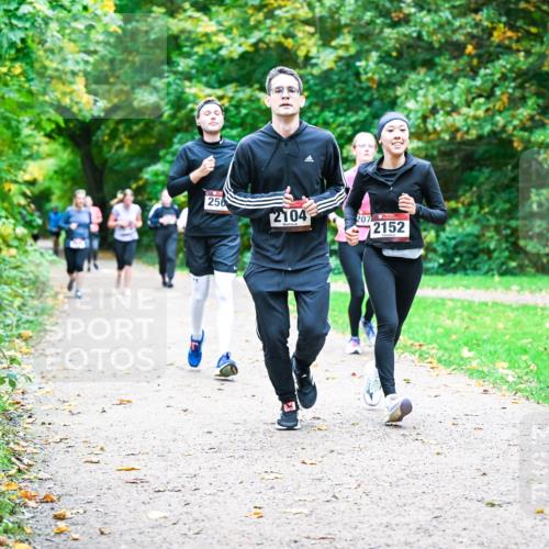 12.10.2025 - Bramfelder Halbmarathon 2025 Dr. Thomas Lammeyer http://msf.ph/oto/9354767 12.10.2025 10:51:21 Laufen 256, 2104, 207, 2152 meine-sportfotos.de