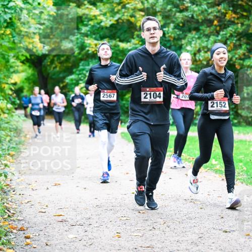 12.10.2025 - Bramfelder Halbmarathon 2025 Dr. Thomas Lammeyer http://msf.ph/oto/9354769 12.10.2025 10:51:21 Laufen 200, 2567, 2104, 207, 2152 meine-sportfotos.de