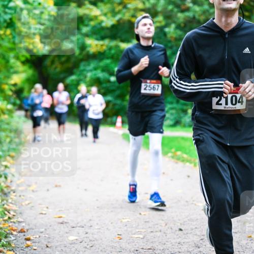 12.10.2025 - Bramfelder Halbmarathon 2025 Dr. Thomas Lammeyer http://msf.ph/oto/9354776 12.10.2025 10:51:22 Laufen 2567, 2104 meine-sportfotos.de