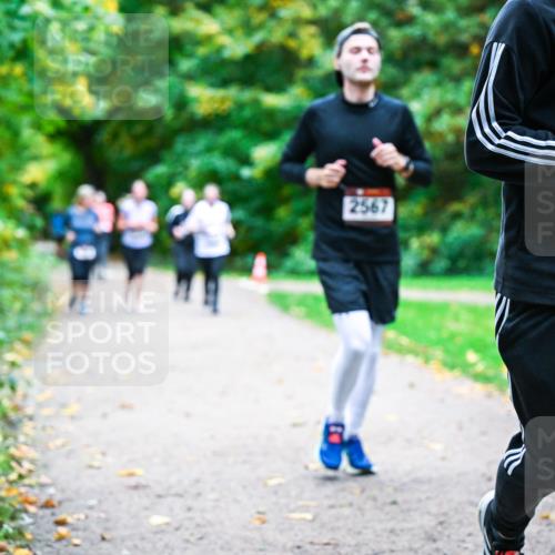 12.10.2025 - Bramfelder Halbmarathon 2025 Dr. Thomas Lammeyer http://msf.ph/oto/9354778 12.10.2025 10:51:23 Laufen 2567 meine-sportfotos.de