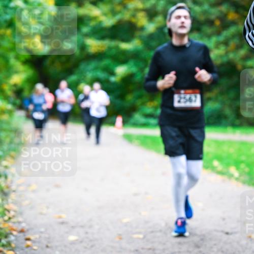 12.10.2025 - Bramfelder Halbmarathon 2025 Dr. Thomas Lammeyer http://msf.ph/oto/9354780 12.10.2025 10:51:23 Laufen  meine-sportfotos.de