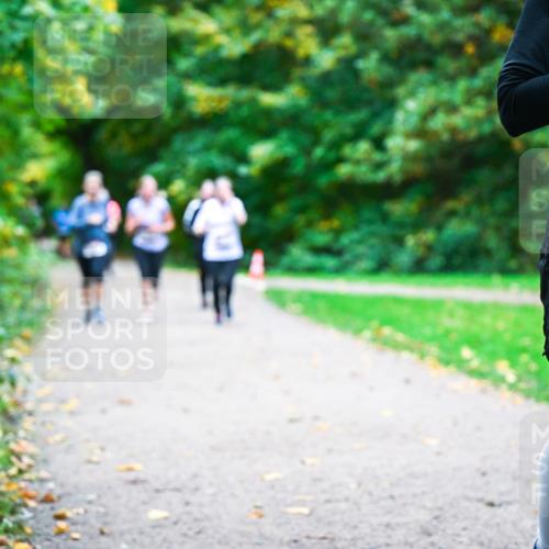 12.10.2025 - Bramfelder Halbmarathon 2025 Dr. Thomas Lammeyer http://msf.ph/oto/9354784 12.10.2025 10:51:24 Laufen 34, 256 meine-sportfotos.de
