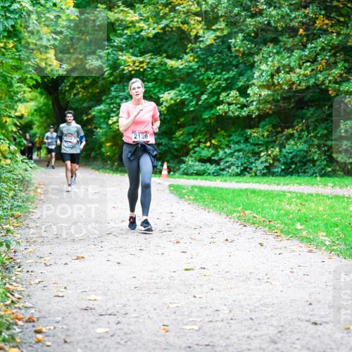 12.10.2025 - Bramfelder Halbmarathon 2025 Dr. Thomas Lammeyer http://msf.ph/oto/9354825 12.10.2025 10:51:31 Laufen 2120 meine-sportfotos.de