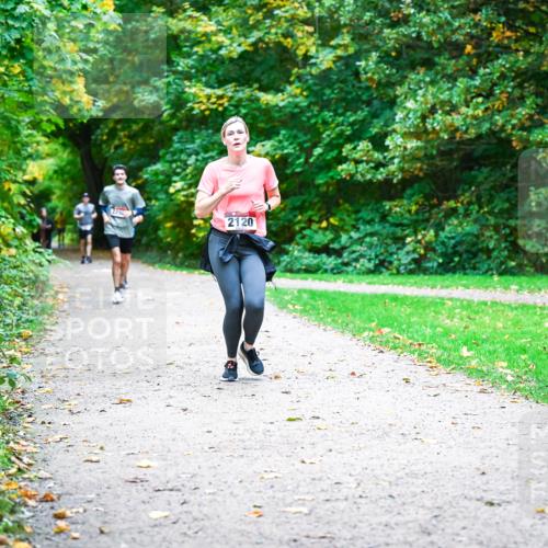 12.10.2025 - Bramfelder Halbmarathon 2025 Dr. Thomas Lammeyer http://msf.ph/oto/9354827 12.10.2025 10:51:32 Laufen 2120 meine-sportfotos.de