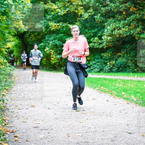 12.10.2025 - Bramfelder Halbmarathon 2025 Dr. Thomas Lammeyer http://msf.ph/oto/9354832 12.10.2025 10:51:32 Laufen 2120 meine-sportfotos.de