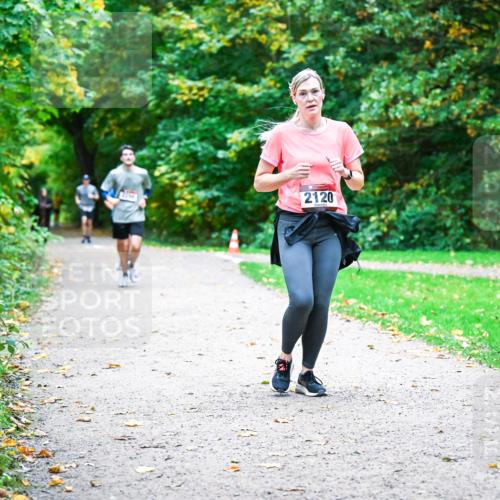 12.10.2025 - Bramfelder Halbmarathon 2025 Dr. Thomas Lammeyer http://msf.ph/oto/9354835 12.10.2025 10:51:33 Laufen 2120 meine-sportfotos.de