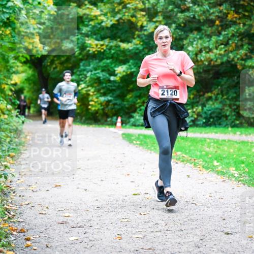 12.10.2025 - Bramfelder Halbmarathon 2025 Dr. Thomas Lammeyer http://msf.ph/oto/9354836 12.10.2025 10:51:33 Laufen 2120 meine-sportfotos.de