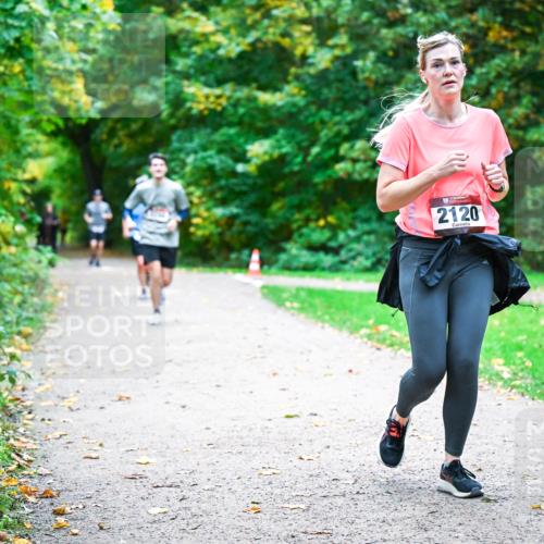 12.10.2025 - Bramfelder Halbmarathon 2025 Dr. Thomas Lammeyer http://msf.ph/oto/9354840 12.10.2025 10:51:33 Laufen 74, 2120 meine-sportfotos.de