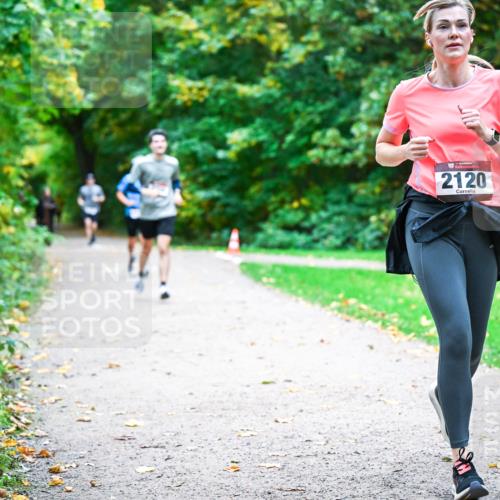 12.10.2025 - Bramfelder Halbmarathon 2025 Dr. Thomas Lammeyer http://msf.ph/oto/9354842 12.10.2025 10:51:34 Laufen 2120 meine-sportfotos.de