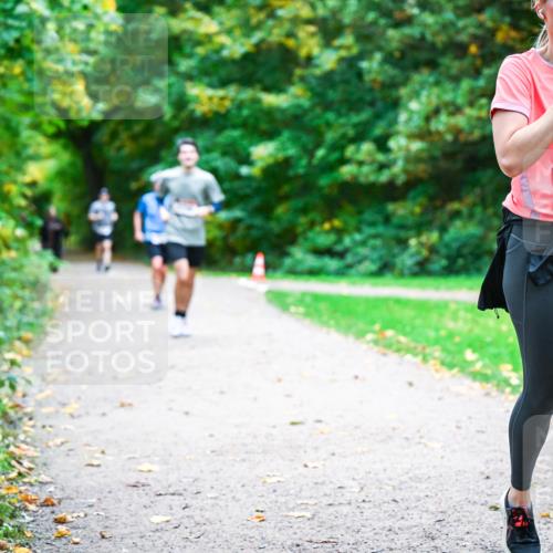 12.10.2025 - Bramfelder Halbmarathon 2025 Dr. Thomas Lammeyer http://msf.ph/oto/9354844 12.10.2025 10:51:34 Laufen 2120 meine-sportfotos.de