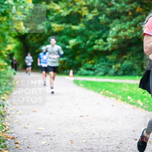 12.10.2025 - Bramfelder Halbmarathon 2025 Dr. Thomas Lammeyer http://msf.ph/oto/9354845 12.10.2025 10:51:34 Laufen 2120 meine-sportfotos.de