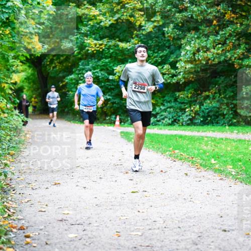 12.10.2025 - Bramfelder Halbmarathon 2025 Dr. Thomas Lammeyer http://msf.ph/oto/9354853 12.10.2025 10:51:36 Laufen 2854, 2298 meine-sportfotos.de