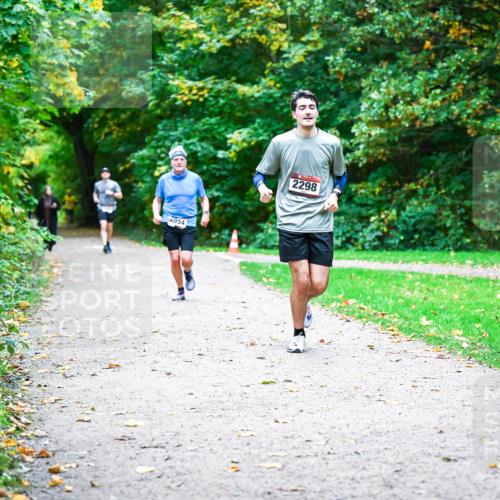 12.10.2025 - Bramfelder Halbmarathon 2025 Dr. Thomas Lammeyer http://msf.ph/oto/9354855 12.10.2025 10:51:36 Laufen 2854, 2298 meine-sportfotos.de