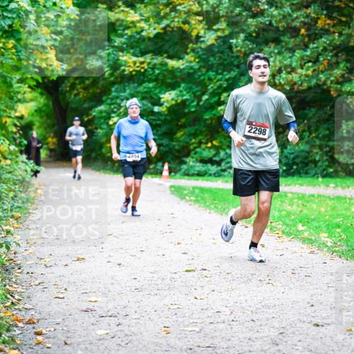 12.10.2025 - Bramfelder Halbmarathon 2025 Dr. Thomas Lammeyer http://msf.ph/oto/9354858 12.10.2025 10:51:36 Laufen 2854, 2298 meine-sportfotos.de