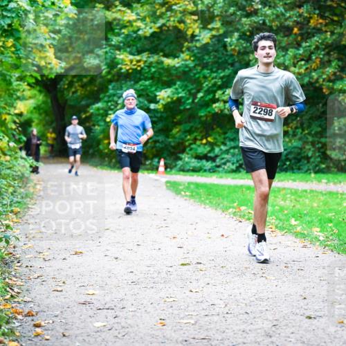 12.10.2025 - Bramfelder Halbmarathon 2025 Dr. Thomas Lammeyer http://msf.ph/oto/9354859 12.10.2025 10:51:36 Laufen 2854, 2298 meine-sportfotos.de