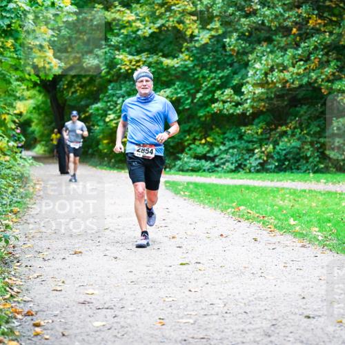 12.10.2025 - Bramfelder Halbmarathon 2025 Dr. Thomas Lammeyer http://msf.ph/oto/9354863 12.10.2025 10:51:38 Laufen 2854 meine-sportfotos.de