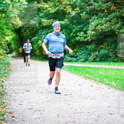 12.10.2025 - Bramfelder Halbmarathon 2025 Dr. Thomas Lammeyer http://msf.ph/oto/9354866 12.10.2025 10:51:38 Laufen 2854, 56 meine-sportfotos.de