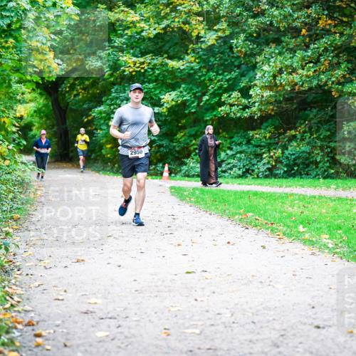 12.10.2025 - Bramfelder Halbmarathon 2025 Dr. Thomas Lammeyer http://msf.ph/oto/9354876 12.10.2025 10:51:43 Laufen 2950 meine-sportfotos.de