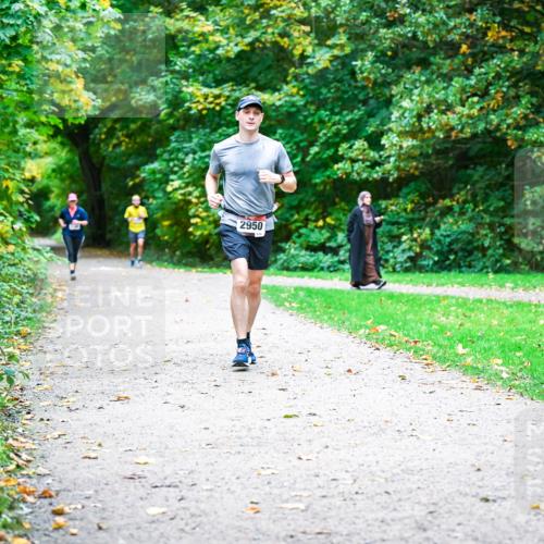 12.10.2025 - Bramfelder Halbmarathon 2025 Dr. Thomas Lammeyer http://msf.ph/oto/9354881 12.10.2025 10:51:44 Laufen 2950 meine-sportfotos.de