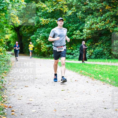 12.10.2025 - Bramfelder Halbmarathon 2025 Dr. Thomas Lammeyer http://msf.ph/oto/9354884 12.10.2025 10:51:44 Laufen 2950 meine-sportfotos.de